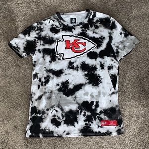 Chiefs black & white tie dye shirt